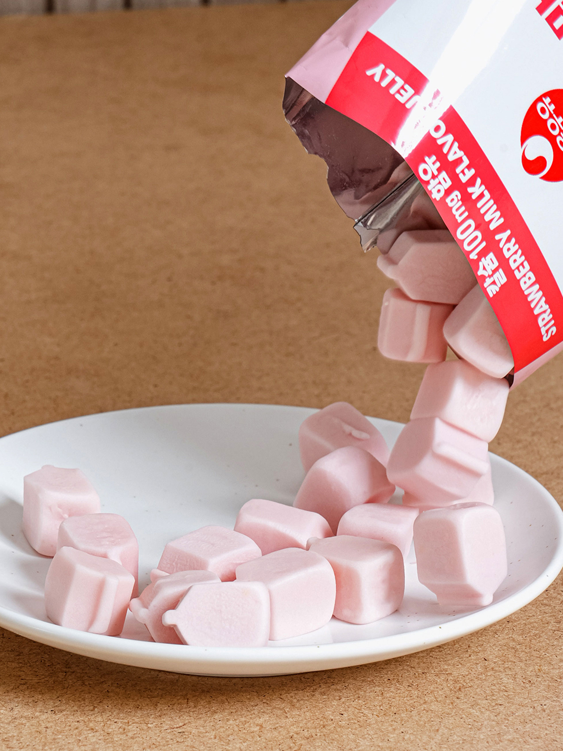Желе со вкусом клубничного молока Seoul Milk 45 г