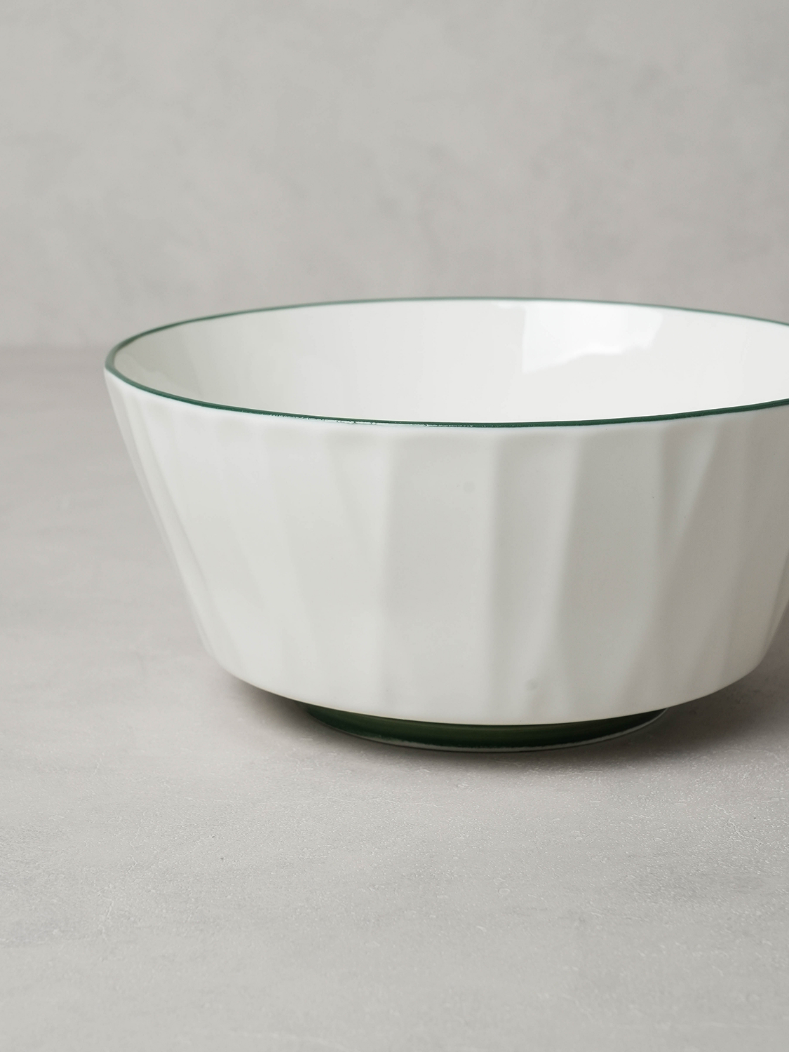 Глубокая миска для лапши с каймой 19 cm, зеленая