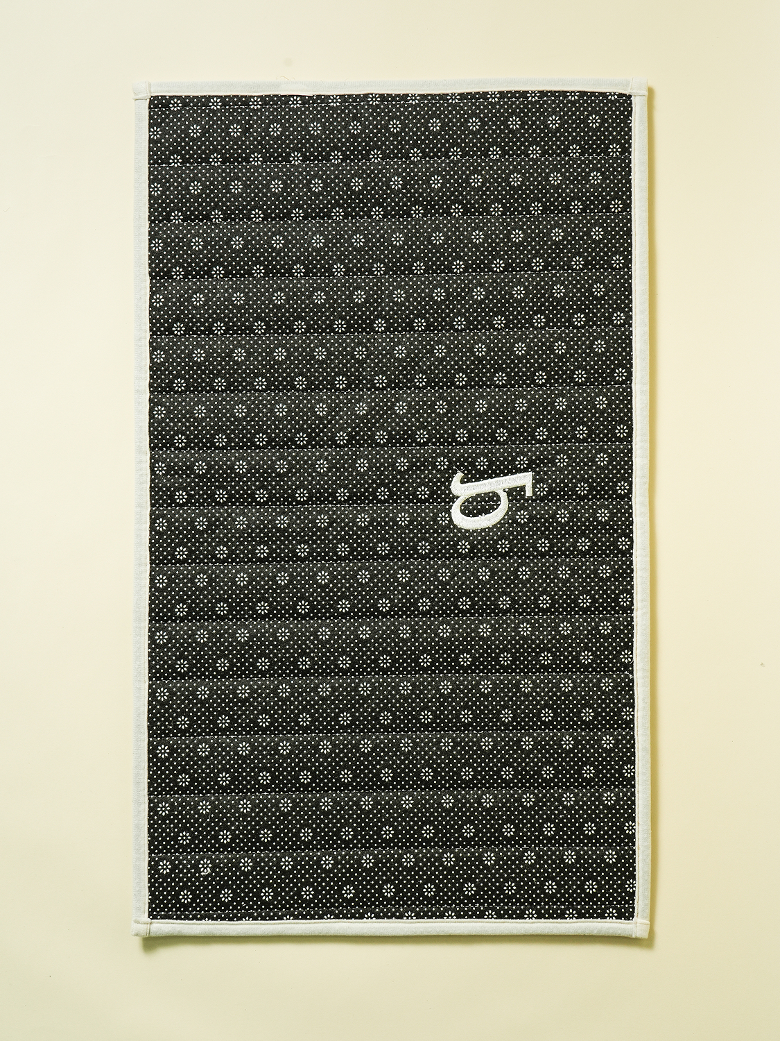 알파벳 자수 테리 발 매트 75 X 45 cm