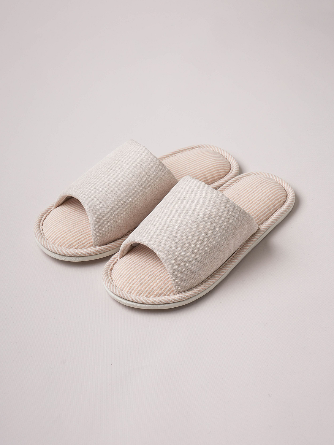 발바닥 패턴 포인트 트임 거실화 240~260 mm