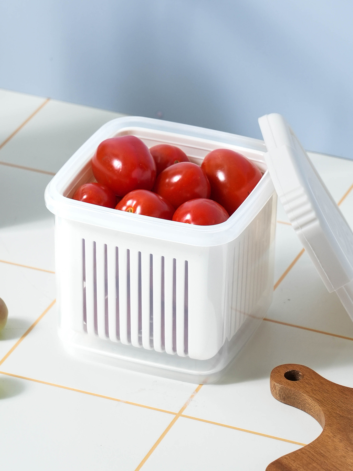 채반이 있는 보관 용기 600 ml 화이트