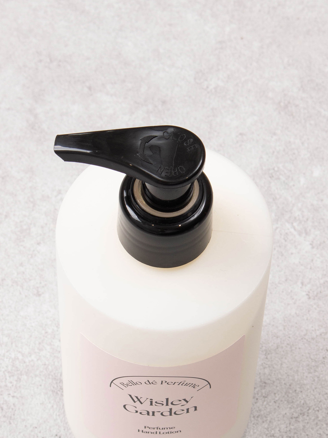 데일리콤마 벨로 드 퍼퓸 핸드 로션 위슬리가든 300 ml