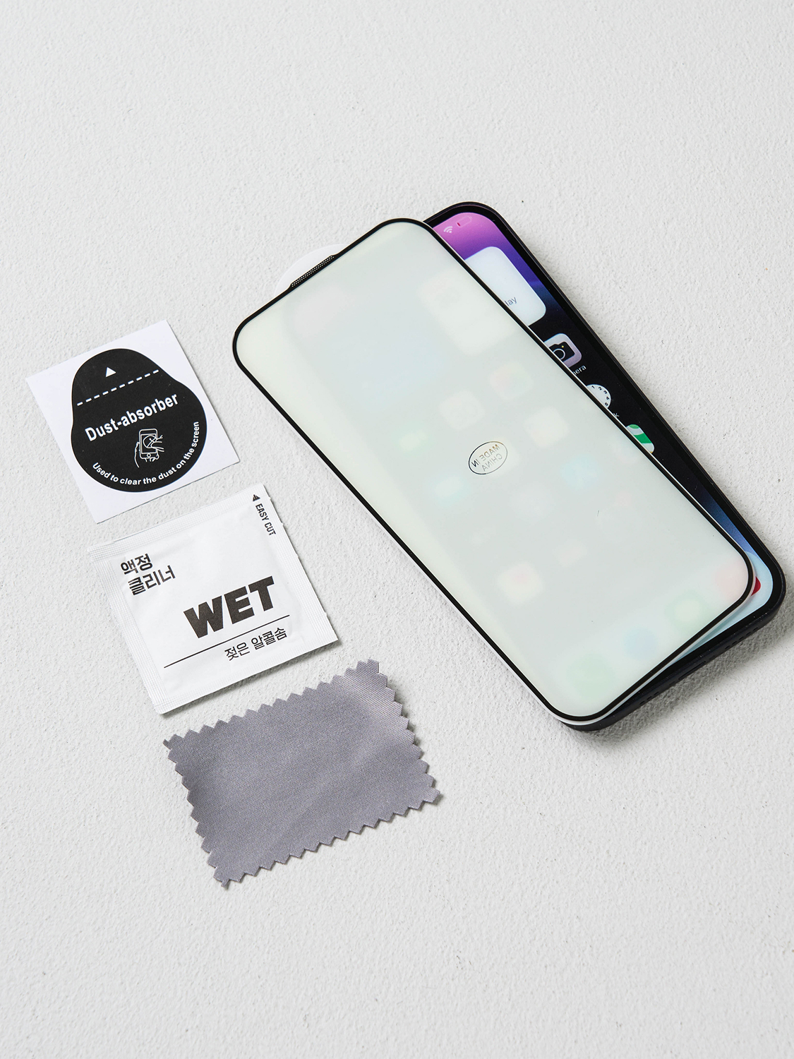 Защитное стекло iPhone 17 с фильтром Blue Light