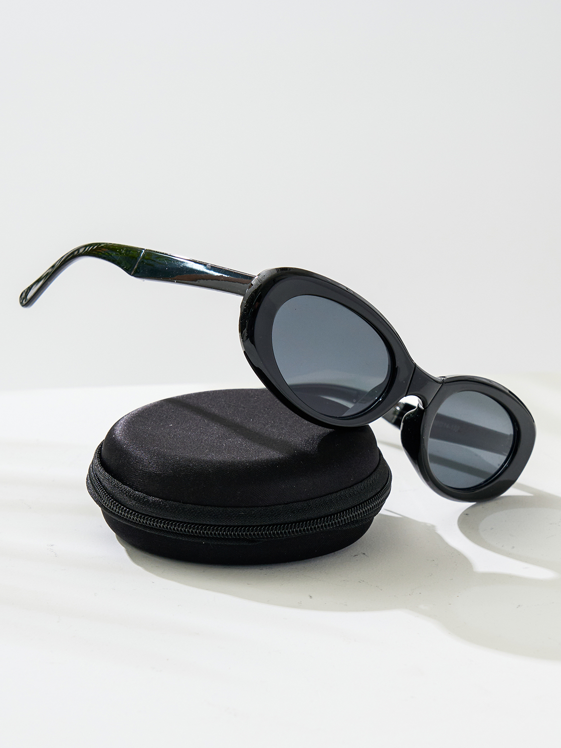 접이식 선글라스 오벌 블랙