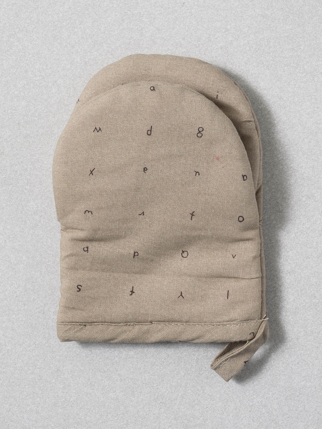 알파벳 패턴 주방 장갑 13 X 18 cm 베이지