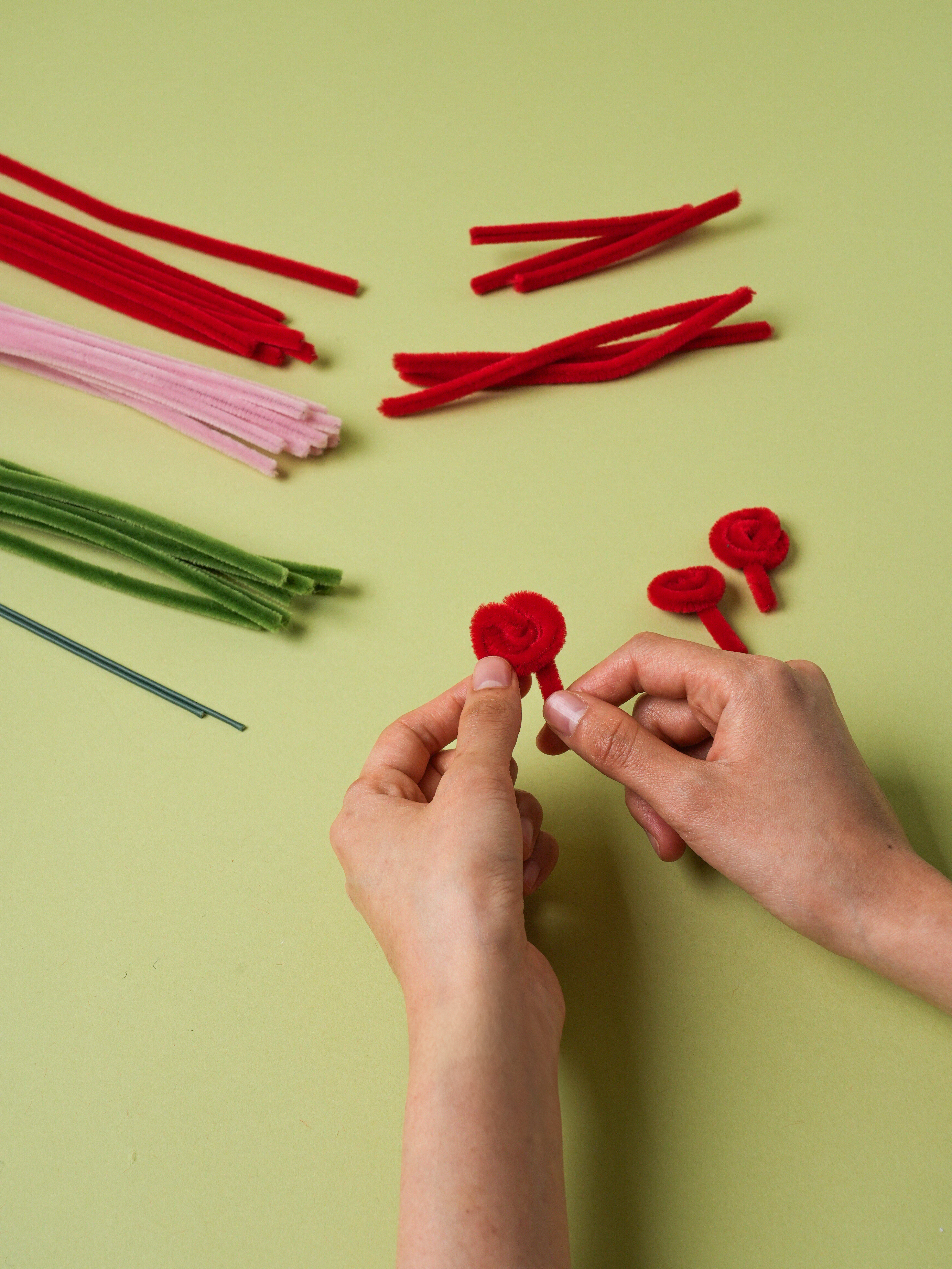 Роза DIY из синельной проволоки