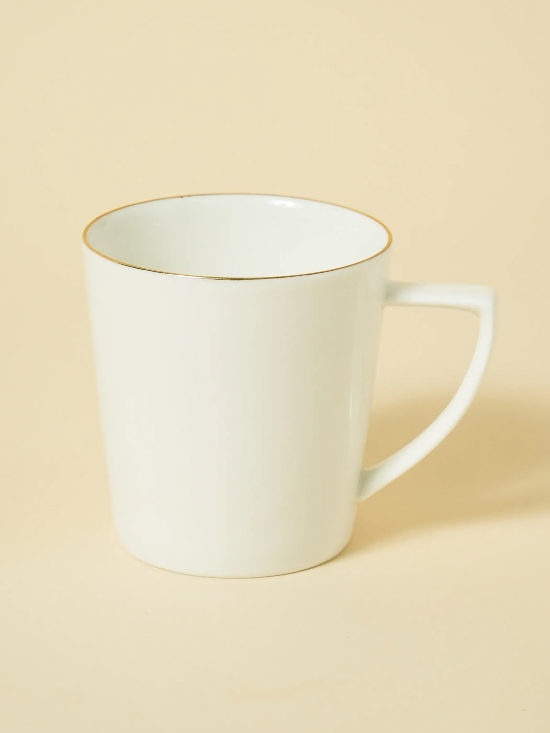 화이트 금장 라인 V형 머그 310 ml