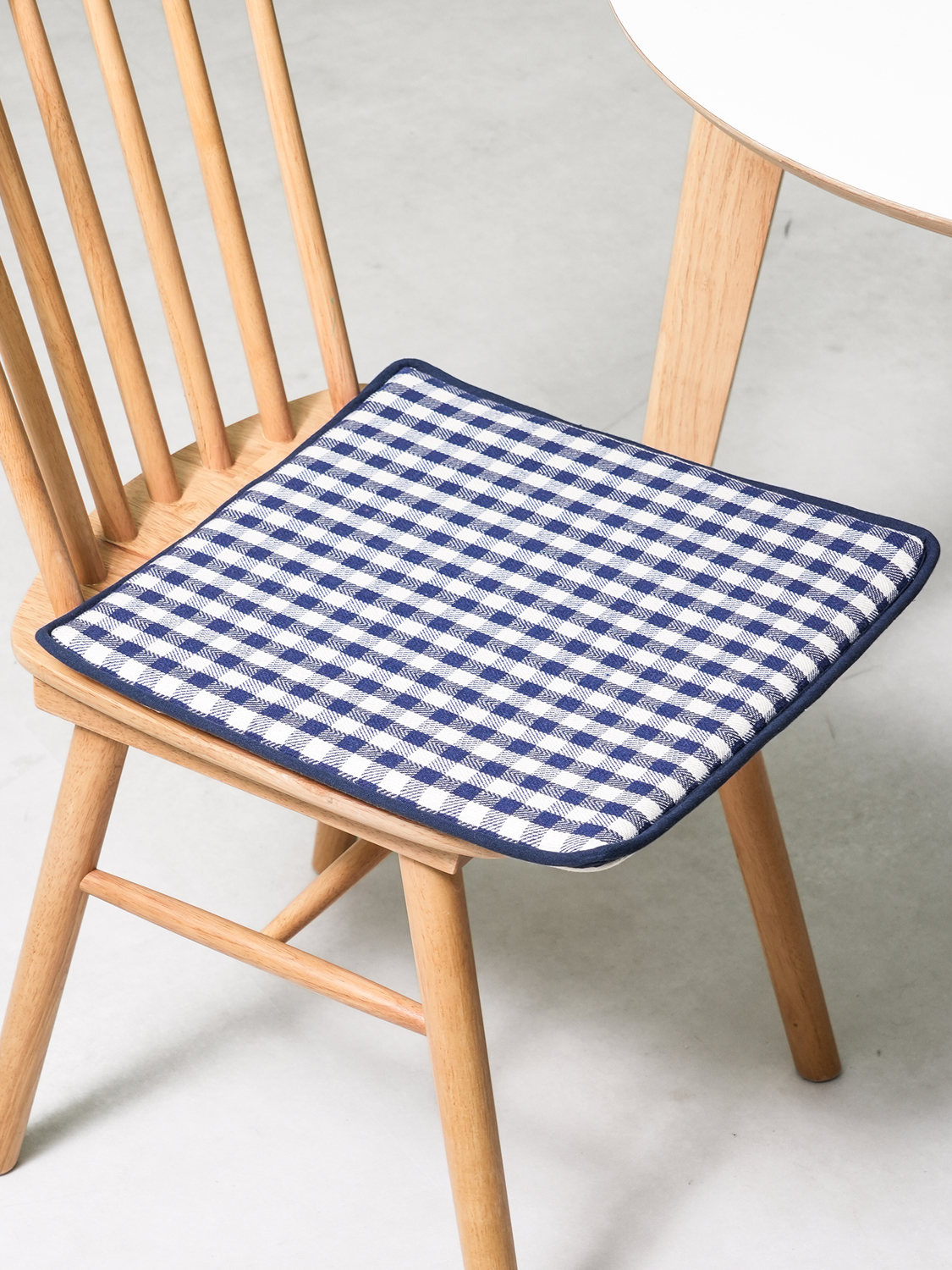 체크 패턴 사각 방석 40 X 40 cm