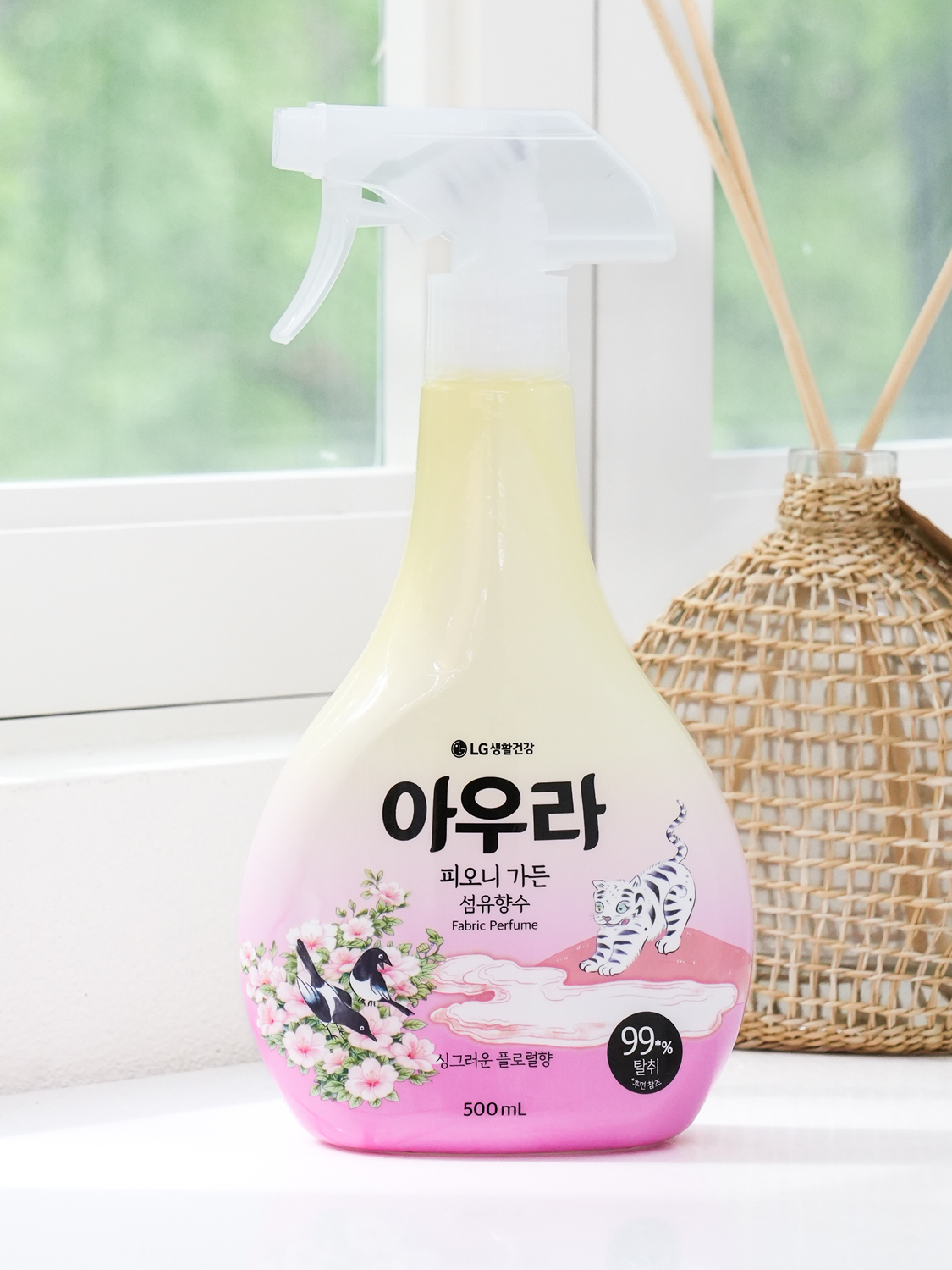 [전통에디션] 아우라 섬유 탈취제 500 ml 피오니가든 by LG생활건강