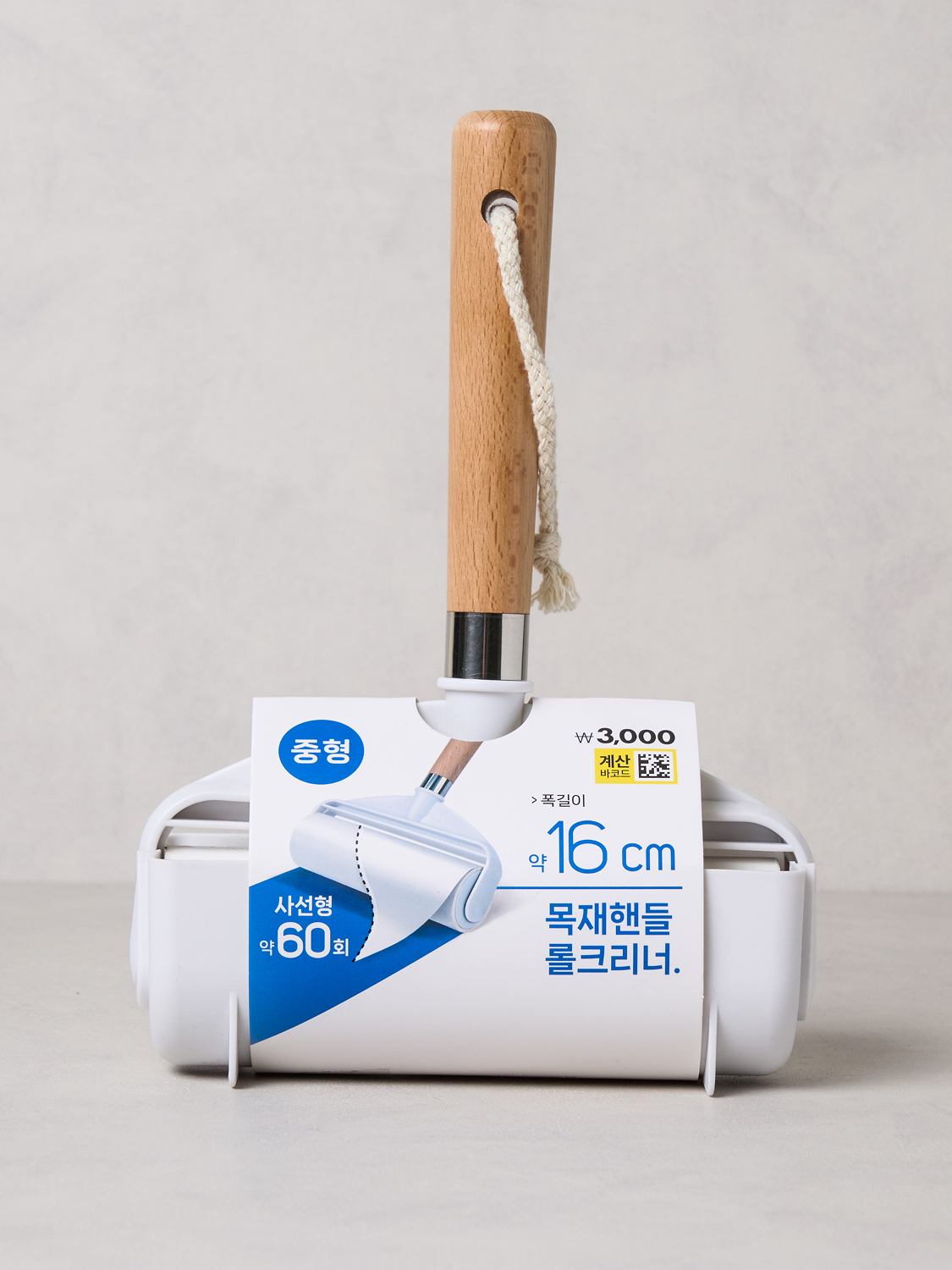 Ролик для чистки одежды с дер. ручкой 16 cm X 60