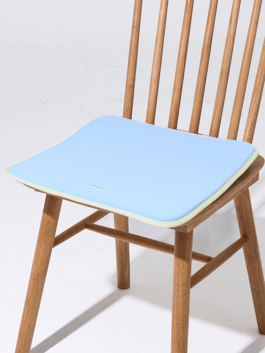 라벨 포인트 냉감 사각 방석 40 X 40 cm