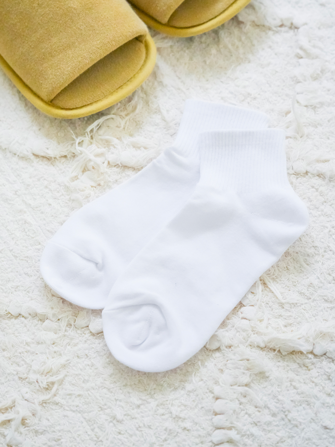 Короткие женские носки Kikiya Socks белые