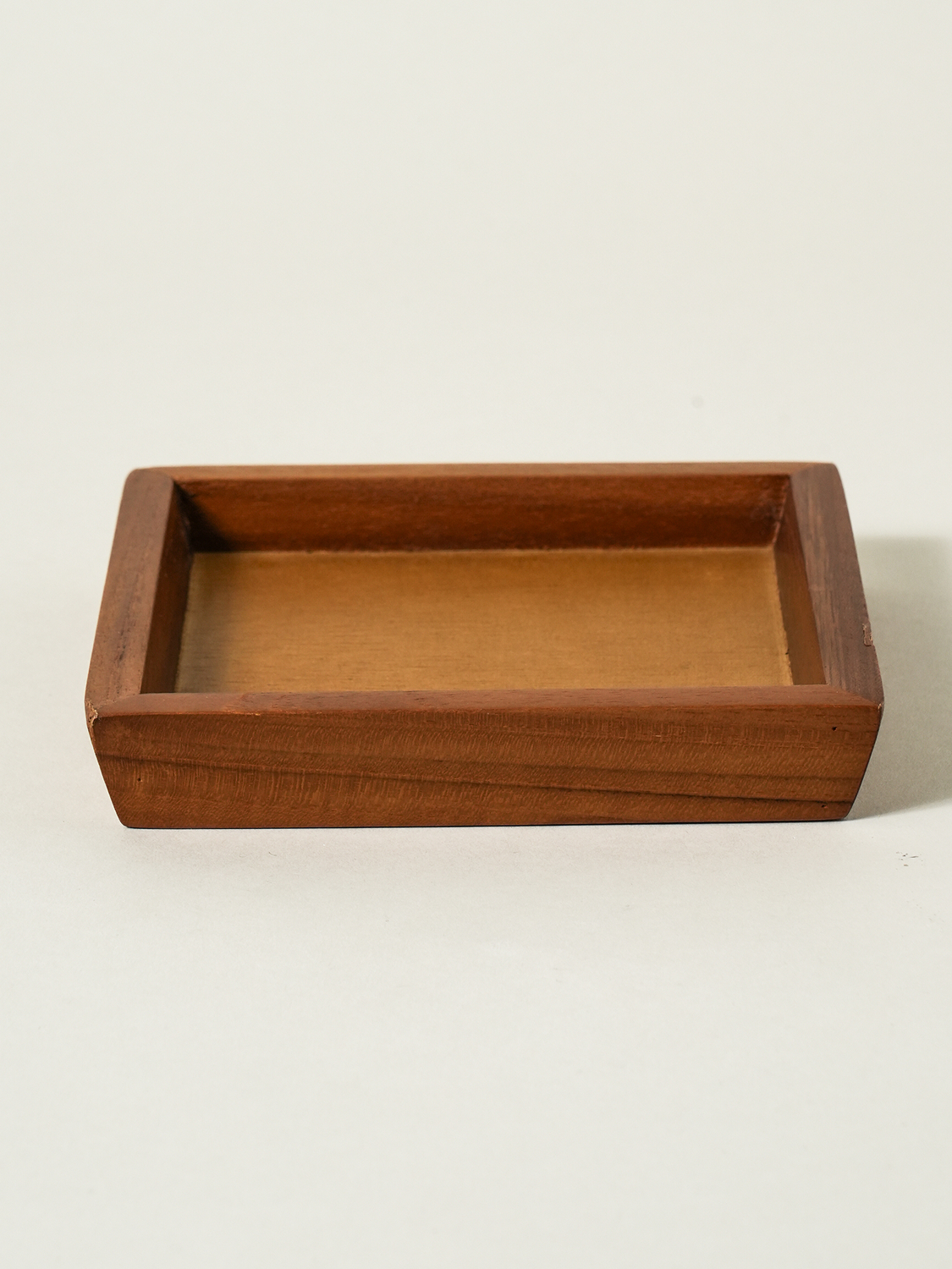 Квадратный поднос из тика 15 X 15 X 2.5 cm
