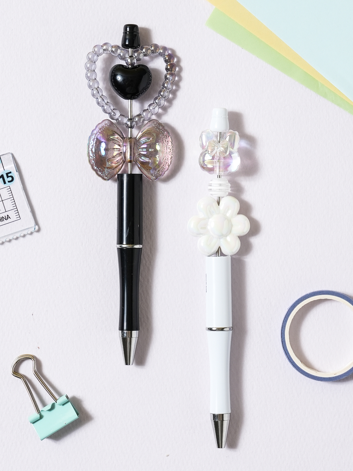 볼펜 꾸미기 일체형 펜대 0.7 mm 검정 2개입 화이트＆블랙