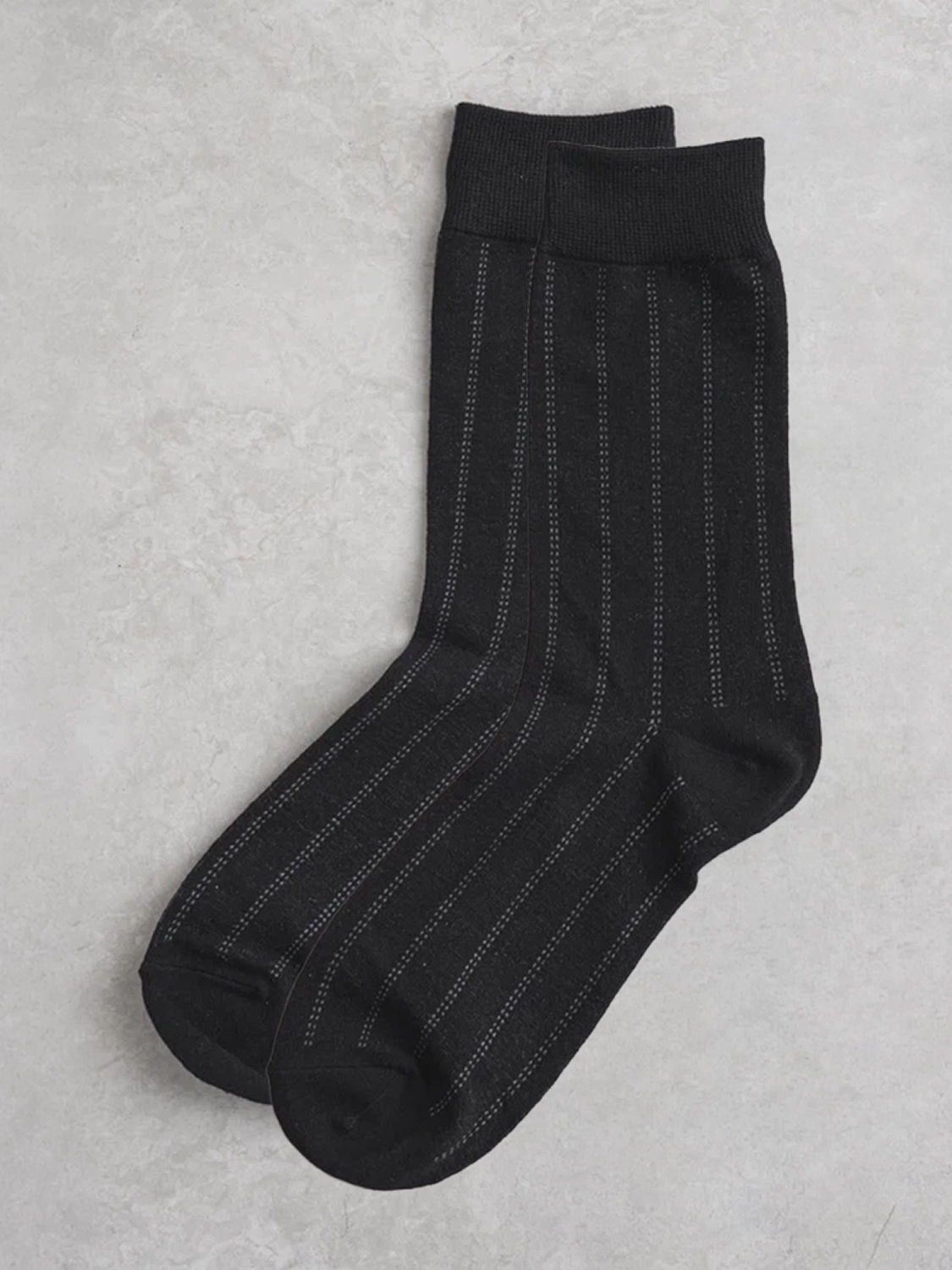 몬풋 세로 패턴 정장 양말 블랙