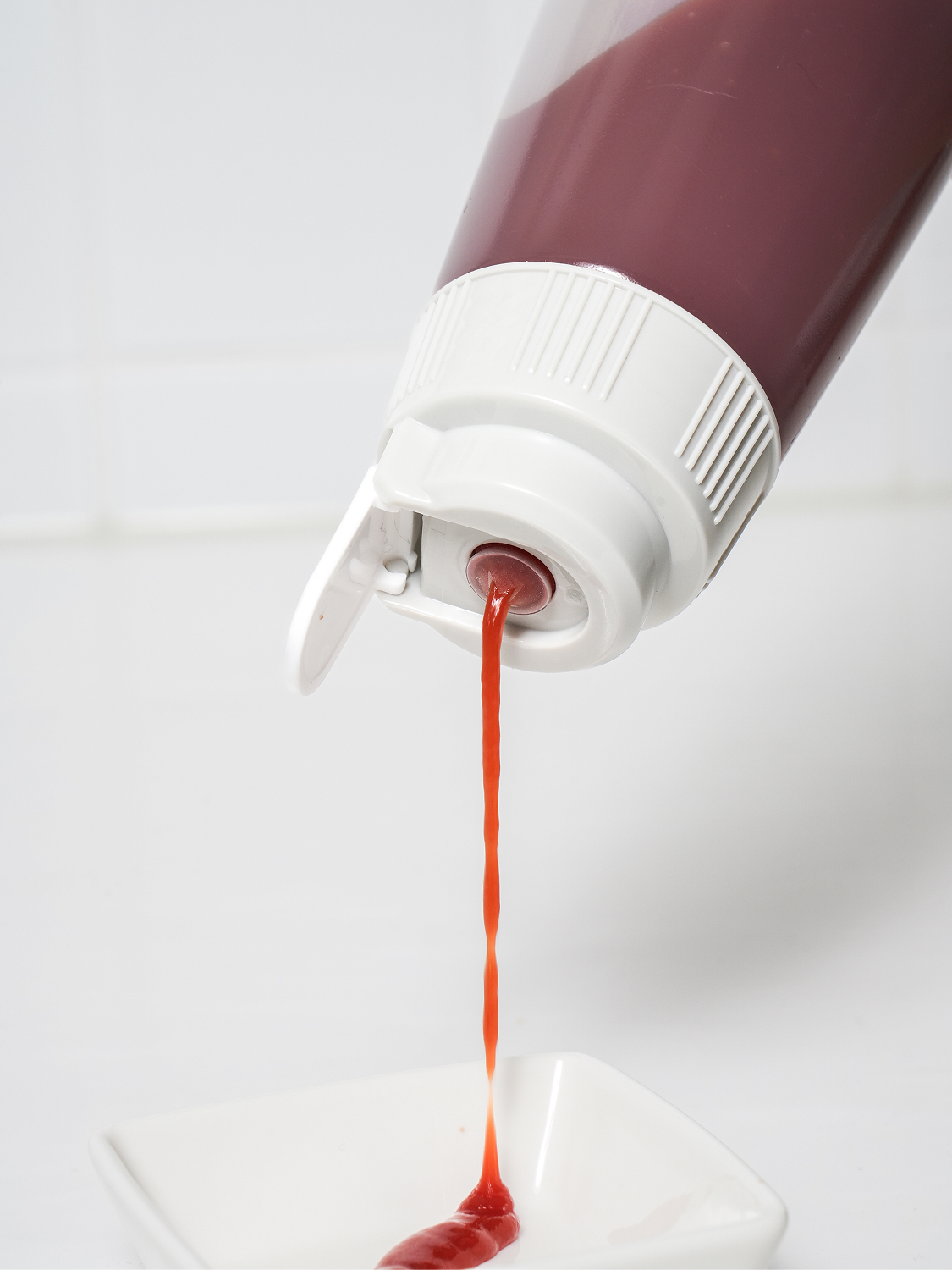 깔끔하게 나오는 소스병 500 ml