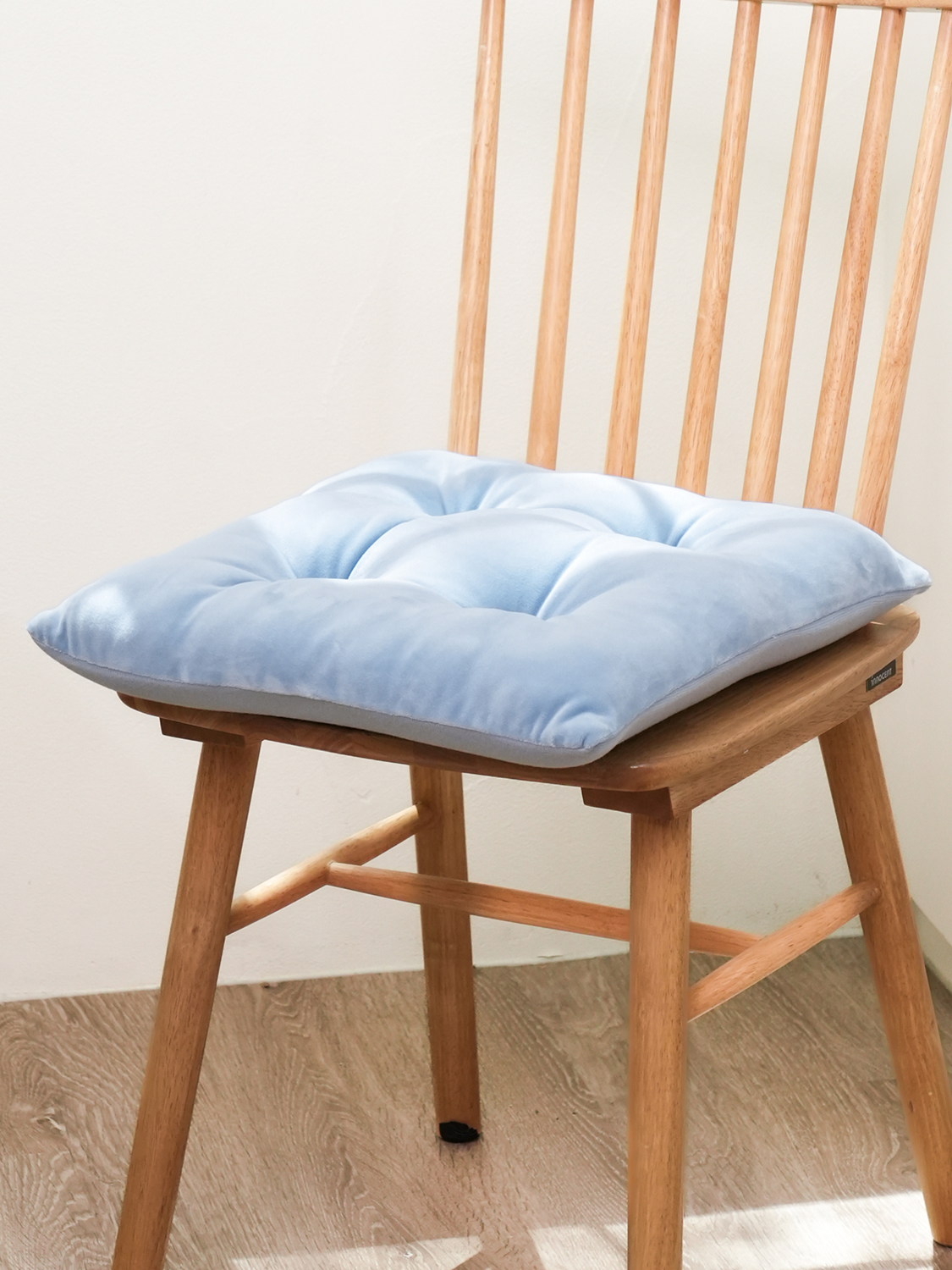 다이소 부드럽고 푹신한 사각 방석 40 X 40 cm