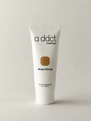 에이딕트 멜로우 퍼퓸 핸드크림 뮤티드 우디 40 ml