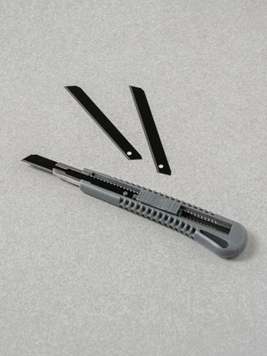 블랙 코팅 커터날 9 mm 10개입
