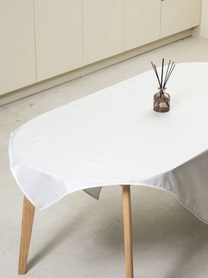 단색 방수 테이블 보 140 X 140 cm 화이트